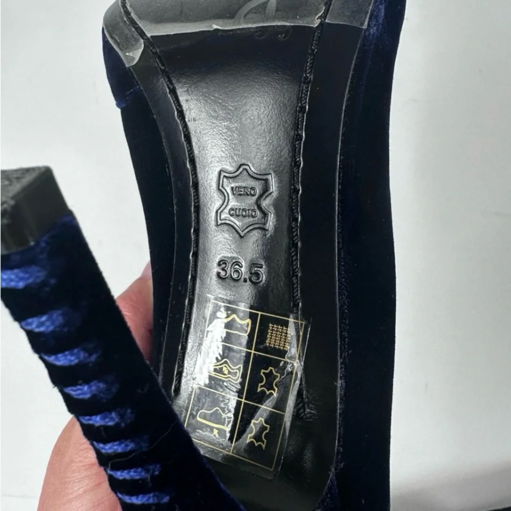 Alice & Olivia Sapphire Blue Velvet Heels Stitch Details